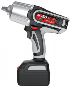 Clé à chocs sur batterie...