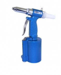 RIVETEUSE OLEOPNEUMATIQUE...