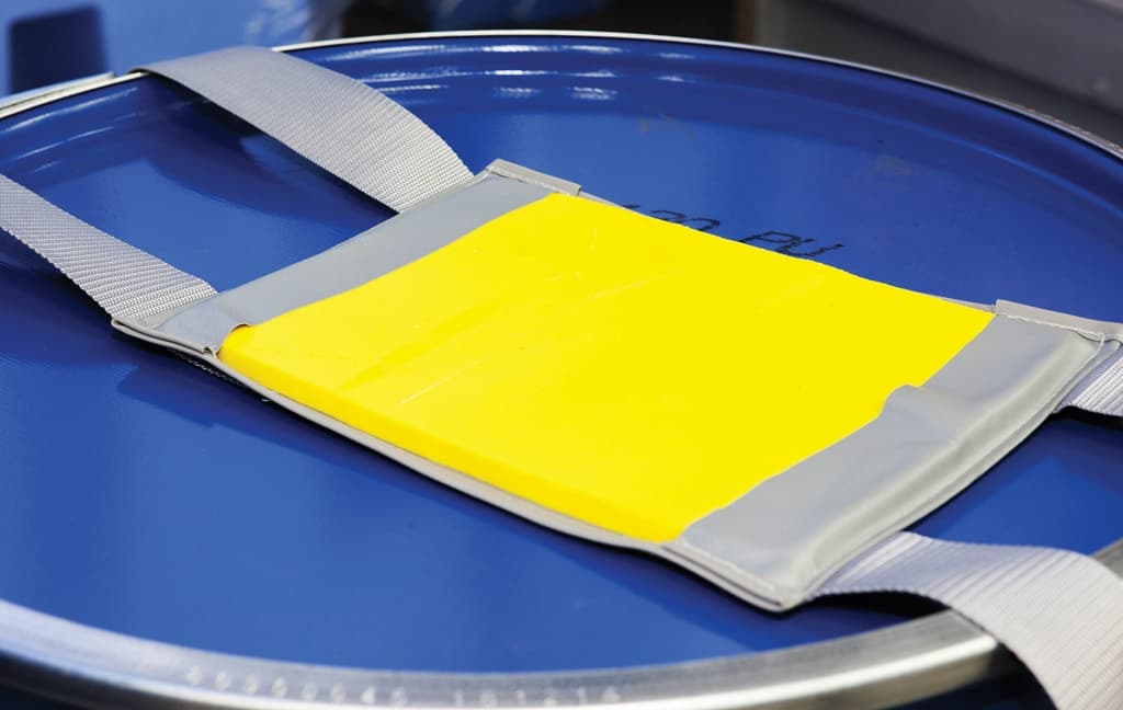 Obturateur pour fût percé, plaque polyuréthane, adhésif, avec sangles